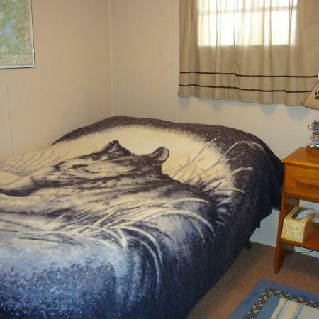 Yellowstone Wildlife Cabins West Yellowstone Bagian luar foto