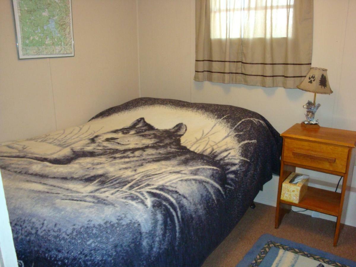 Yellowstone Wildlife Cabins West Yellowstone Bagian luar foto
